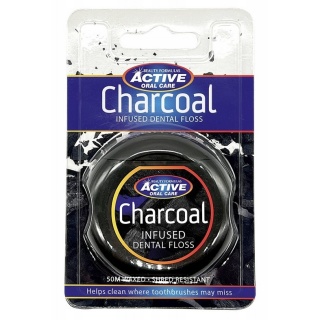 BEAUTY FORMULAS Woskowana nić dentystyczna z aktywnym węglem 50 m